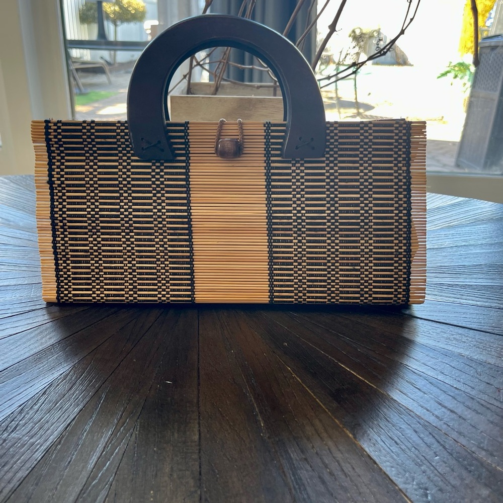 Vintage, handmade Elegant Black and Tan Woven Handbag